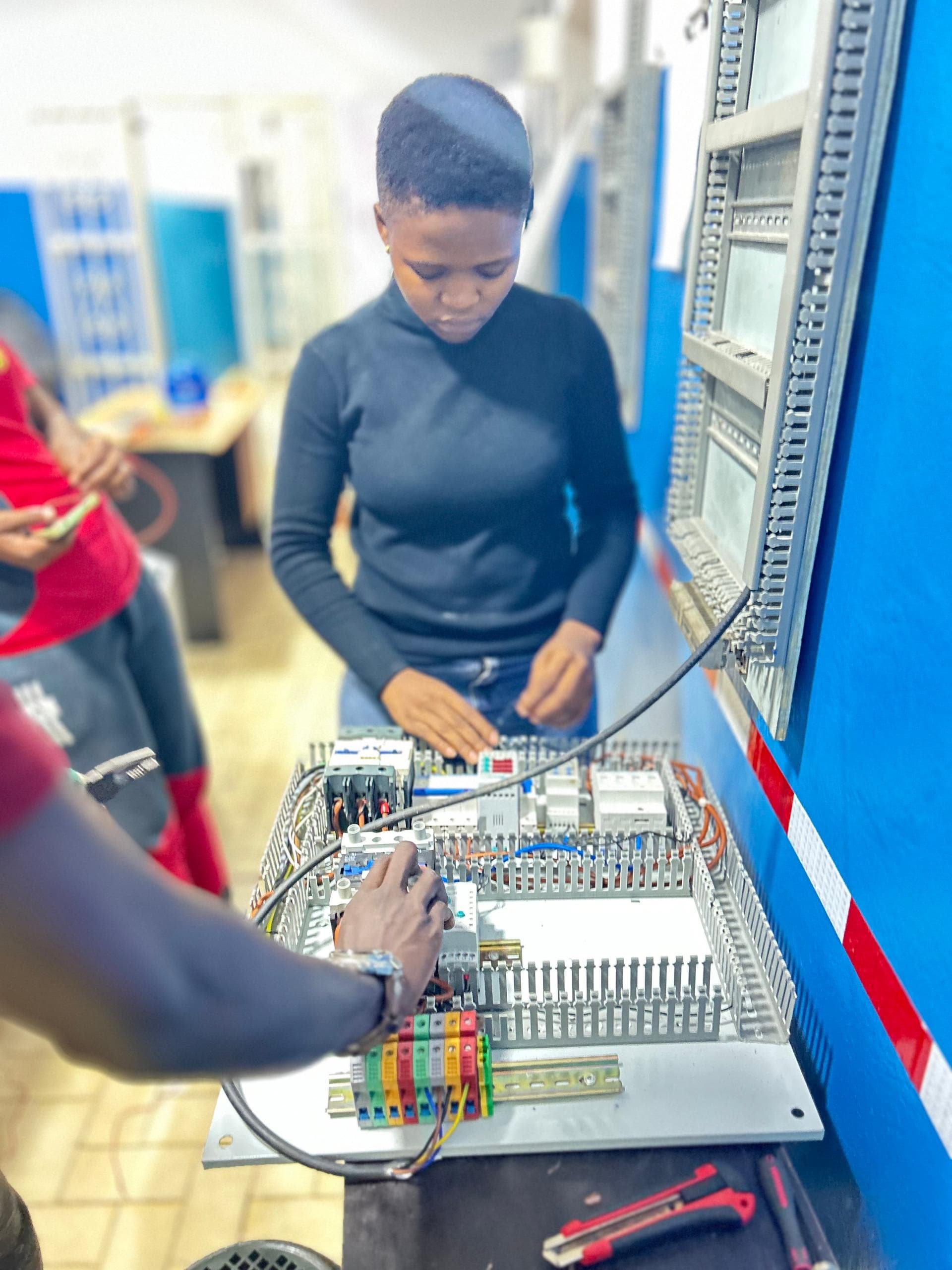 Électricité industrielle et installation solaire